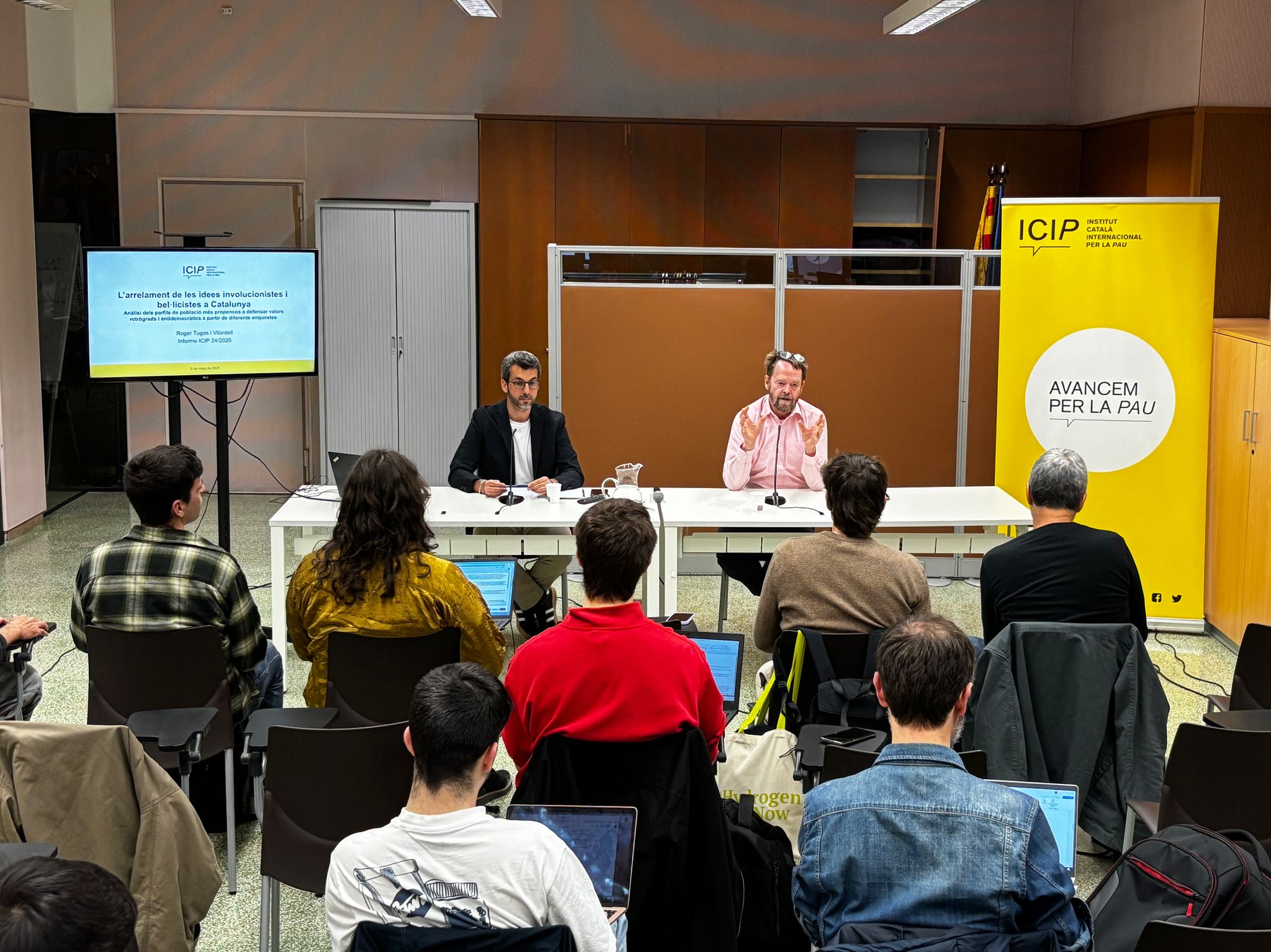 La desconfianza social, la sensación de inseguridad y las dificultades económicas, claves para entender el auge de las ideas retrógradas y antidemocráticas